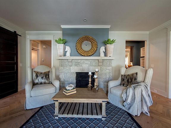 4th image of 2515 Essex Pl