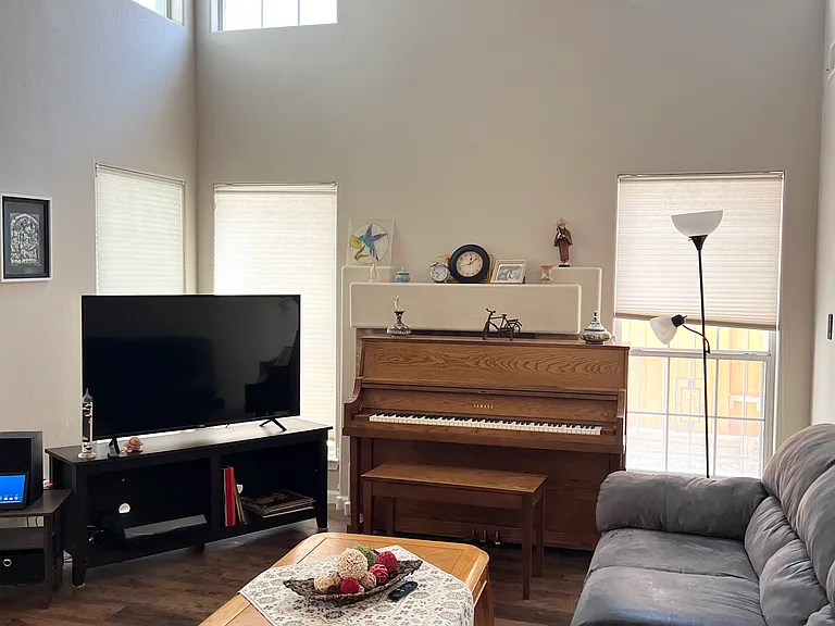 8015 Argyle Ave NE — Photo 4