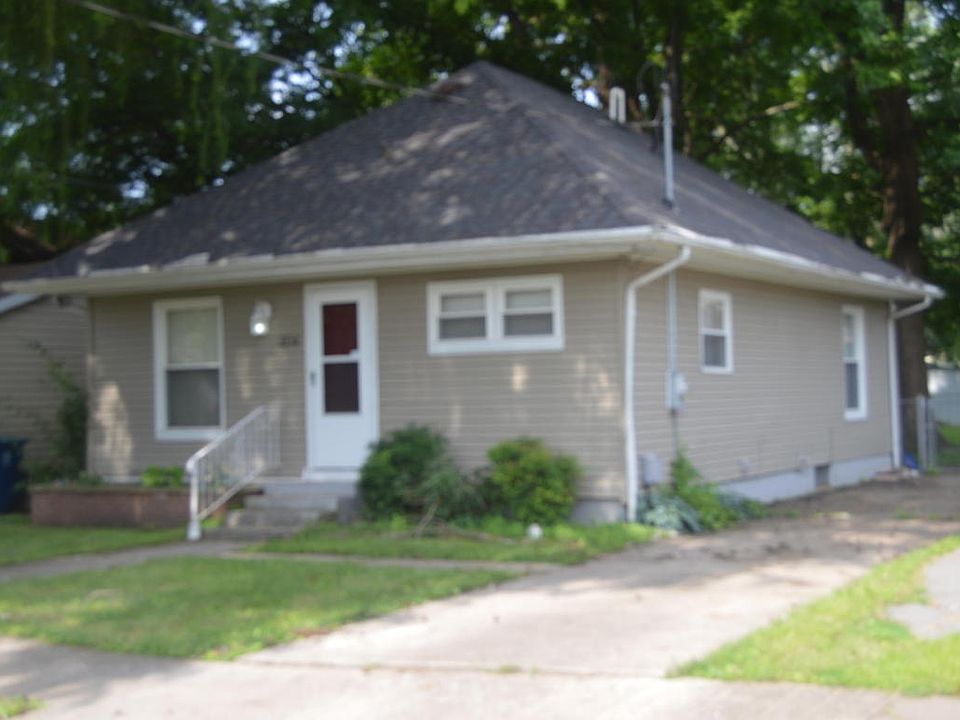 1st image of 304 S Meadow St