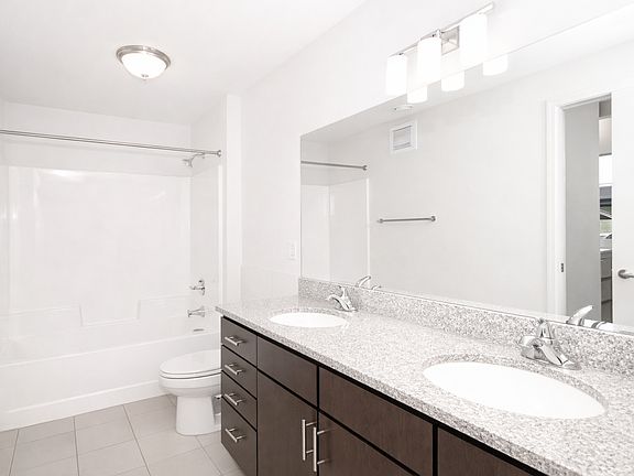 5th image of 403 8th Ave SE #409