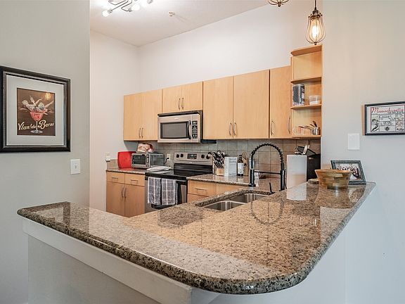 5th image of 201 W Lancaster Ave Unit 203