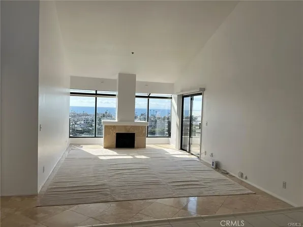 210 Lille Ln APT 310, Newport Beach, CA 92663