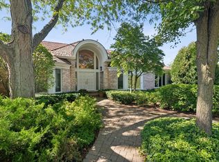 1855 Waterford Ct, Highland Park, IL