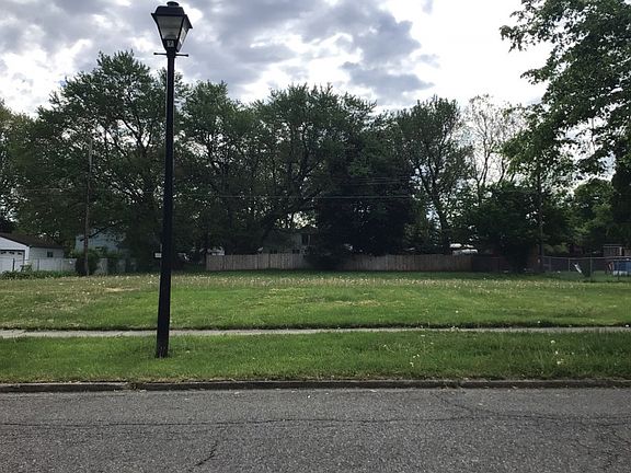 4th image of 17 Yvette Dr