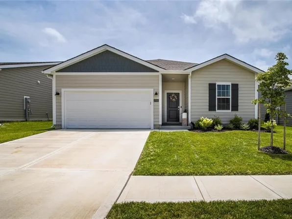 27031 E Oak View Dr, Lees Summit, MO 64086