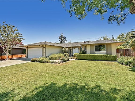 2nd image of 1480 Saskatchewan Dr