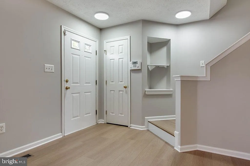 3 bed, 2.5 bath, 1710 sqft, $2,950 — Photo 3