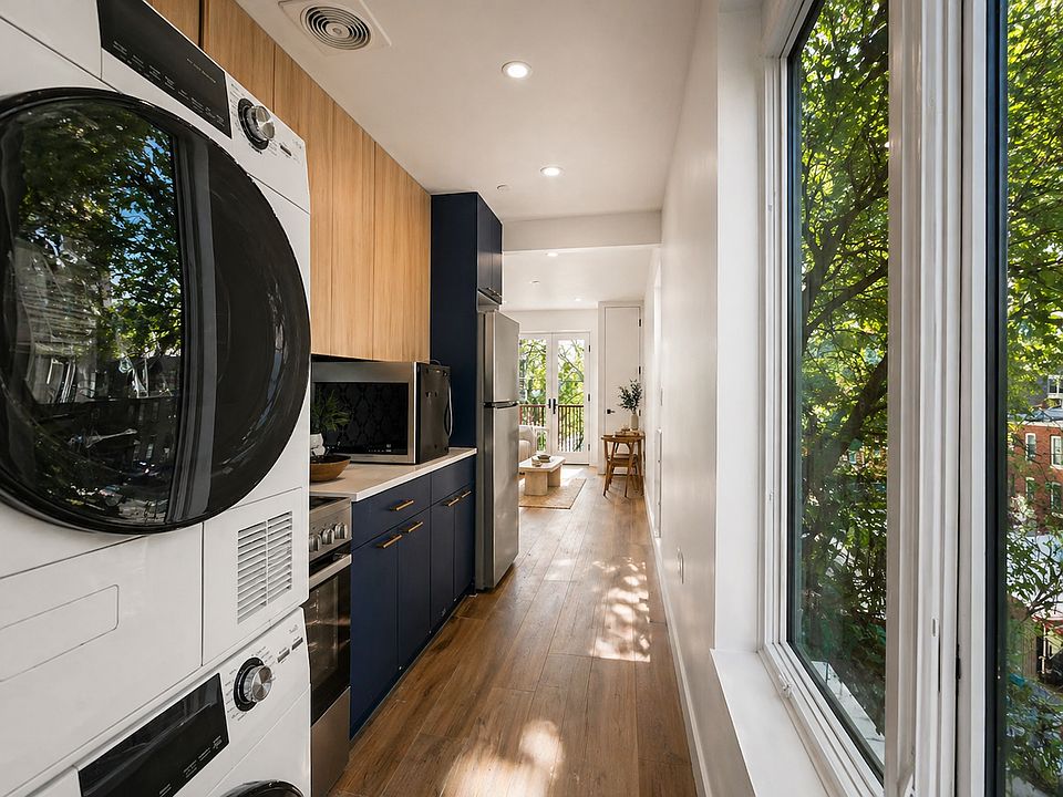 1st image of 932 New York Ave #4B