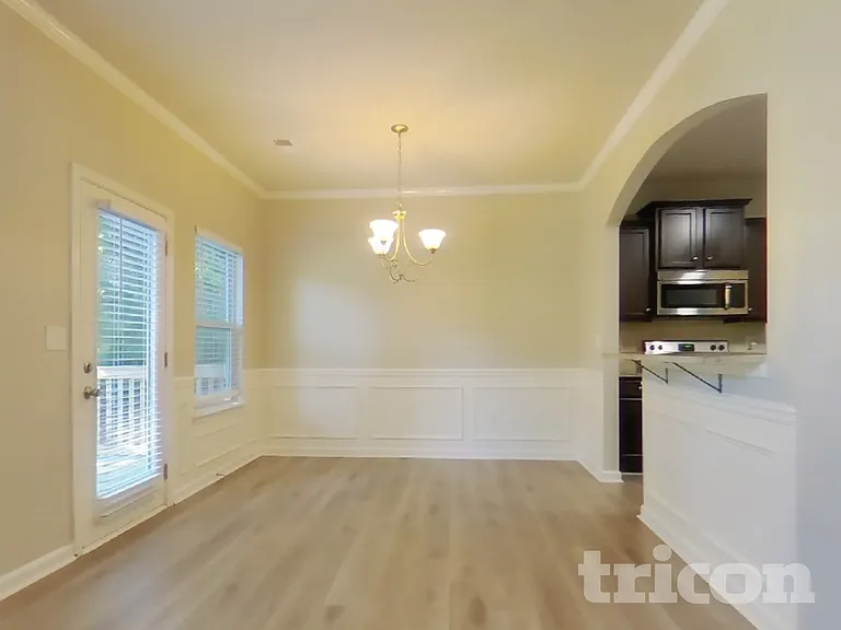 4459 Ravenwood Dr — Photo 3