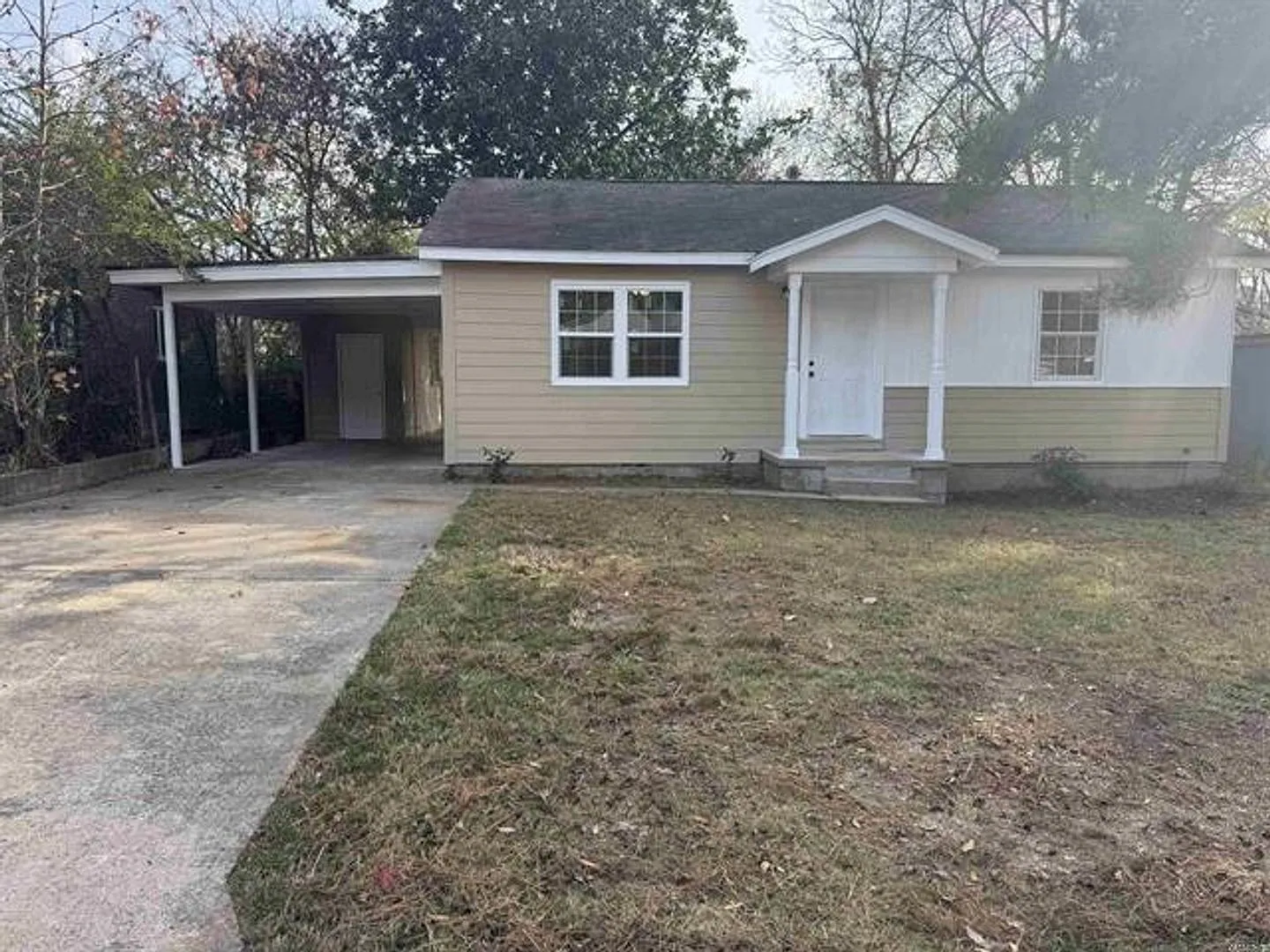 2 bed, 1.0 bath, 1198 sqft, $1,200 — Photo 3