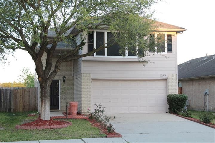 1st image of 19514 Sandy Woods Dr