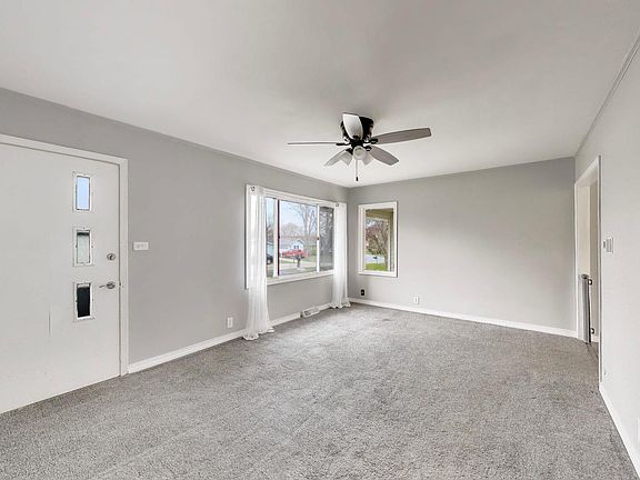 5th image of 239 Maplewood Dr