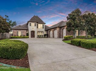 303 Shinnecock Hills Dr, Broussard, LA 70518