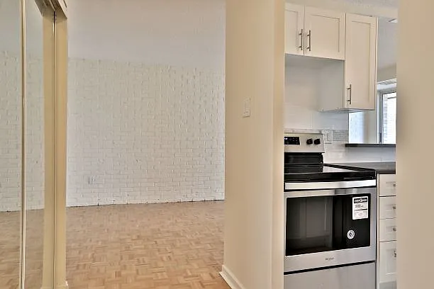 25 Wellesley St W — Photo 39