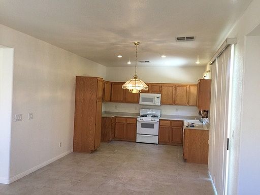 5th image of 8474 Regal Hills Ct