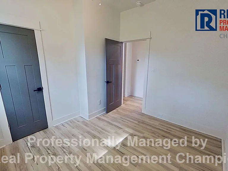 1109 Dock St — Photo 15