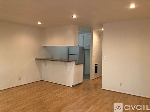 3rd image of 1520 W Carson St #227