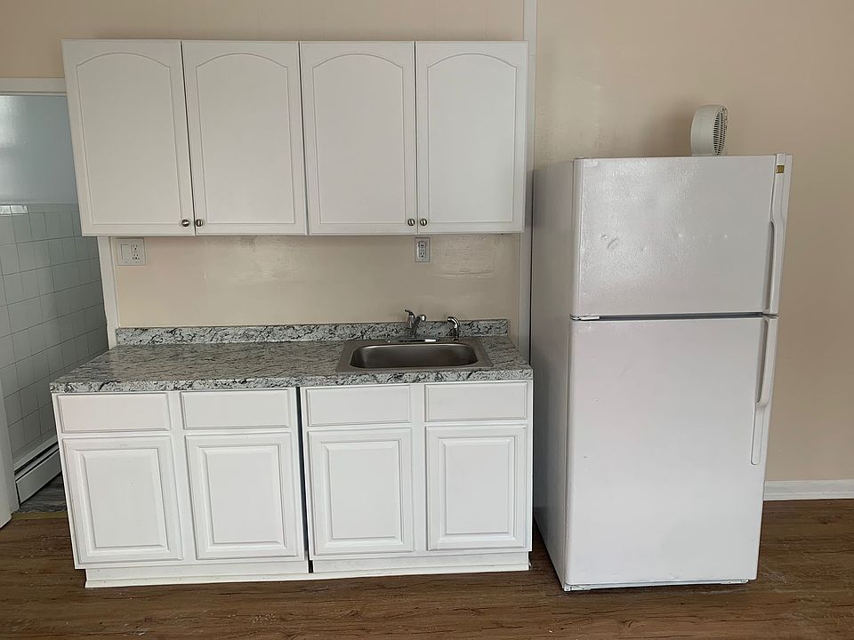 1st image of 381 Lanza Ave #2F-4