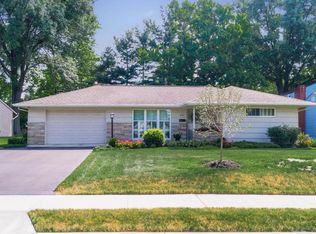 326 Flint Ridge Dr, Columbus, OH 43230