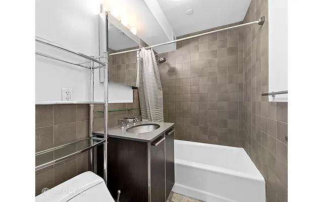 Rented by Douglas Elliman | media 21