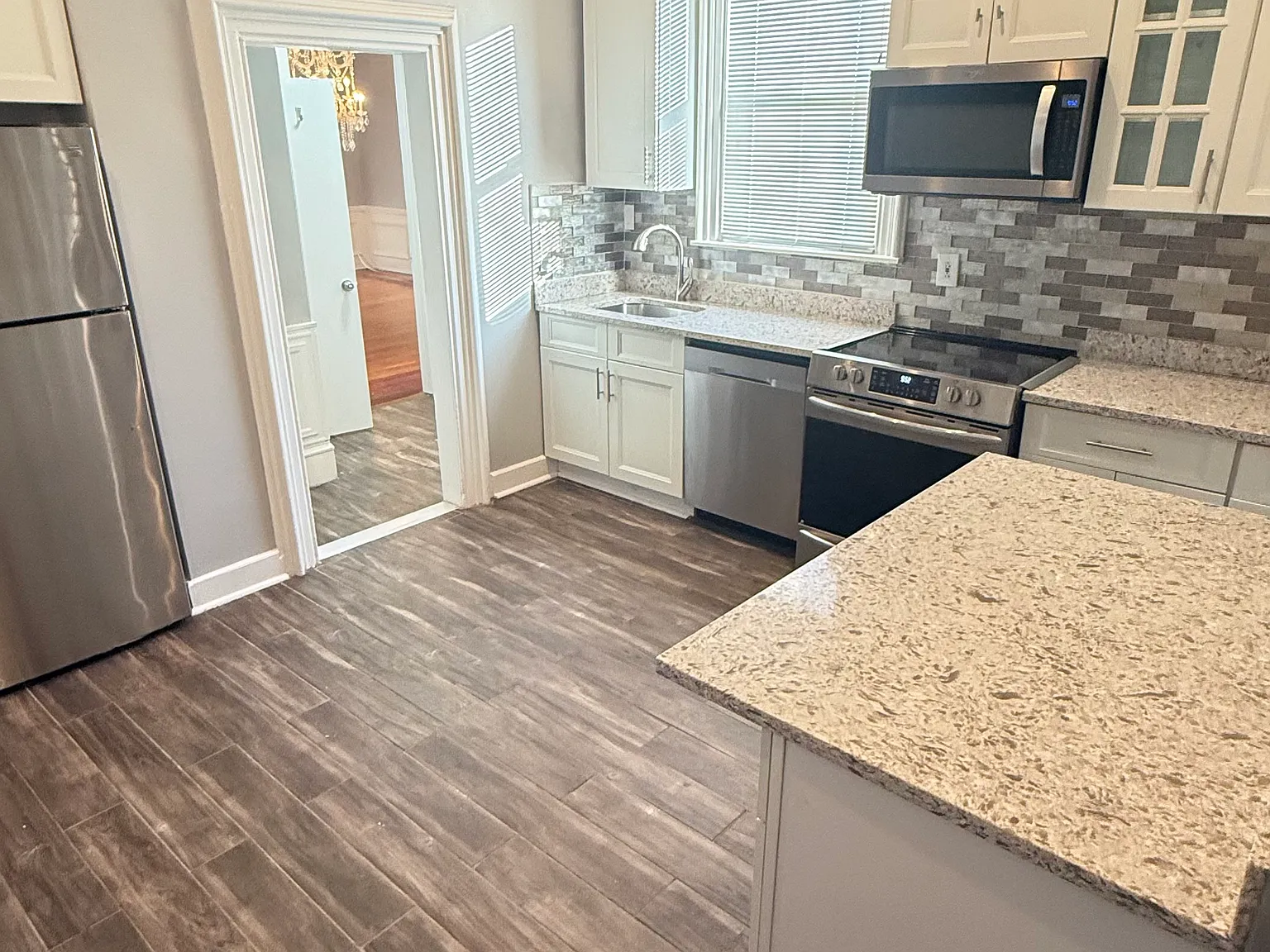 278 E Prospect Ave — Photo 3