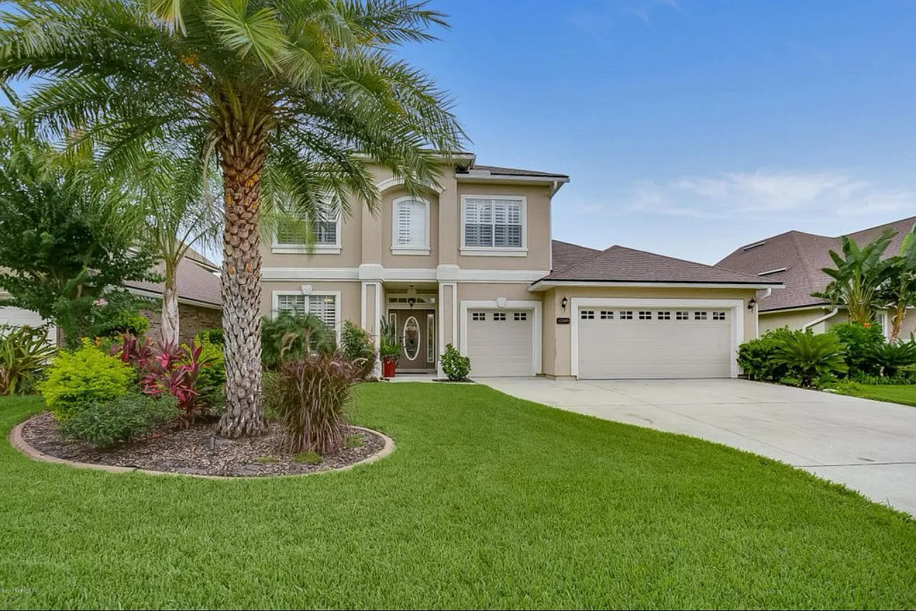 12185 Emerald Green Ct — Photo 3