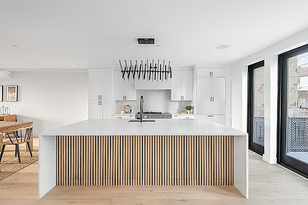 1st image of 260 17th St #2