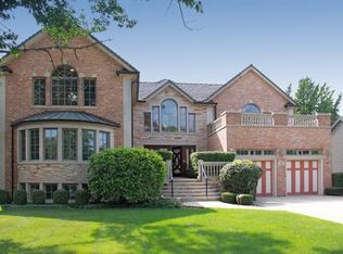 1472 N Dee Rd, Park Ridge, IL 60068