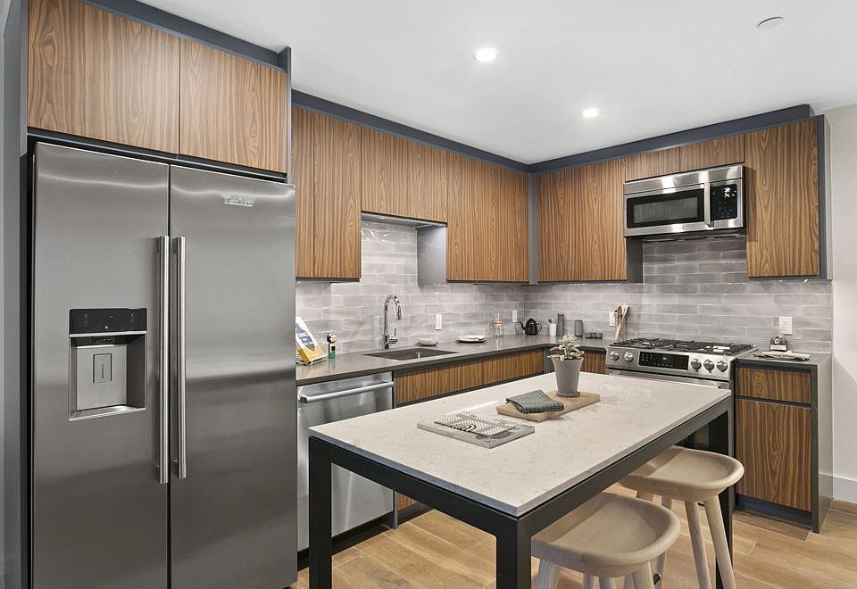 1st image of 325 Lafayette Ave #7W