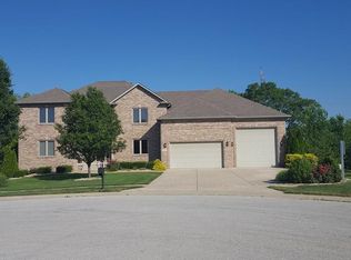 5524 Bloomsbury Ct, Greenwood, IN 46143