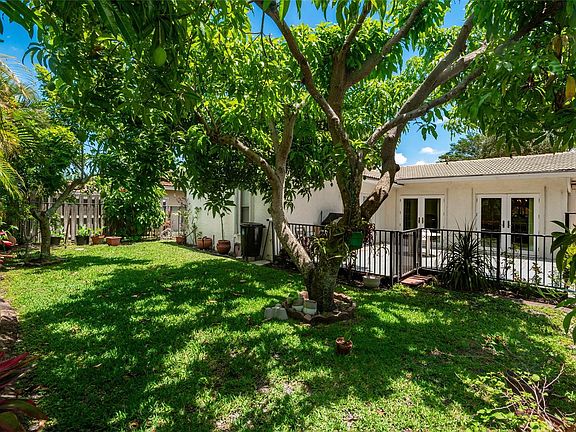 3rd image of 1422 NW 97th Avenue