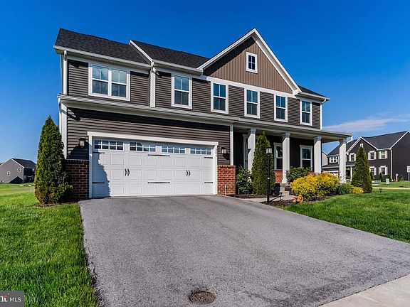 3rd image of 204 Harrier Dr