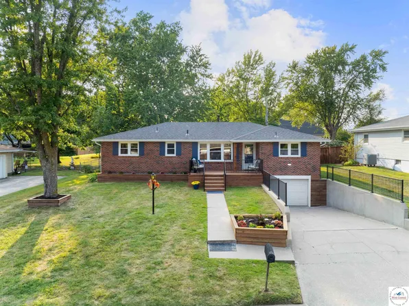 2404 S Quincy Ave, Sedalia, MO 65301