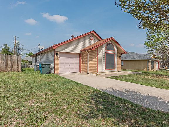 2nd image of 212 Bronc Dr