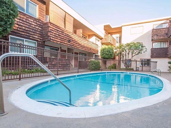 5th image of 5414 Newcastle Ave APT 59