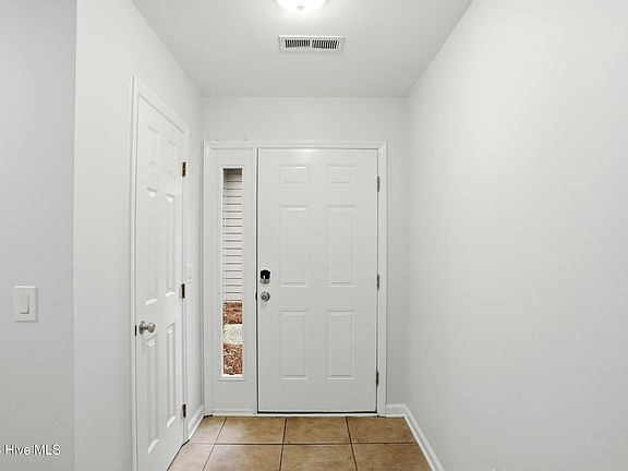 5th image of 6328 Wrightsville Avenue #D6