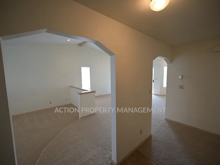 1464 Heath Rd — Photo 5