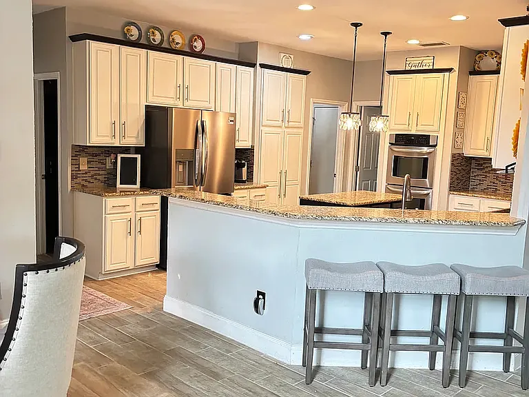 1740 Forest Glen Dr — Photo 10