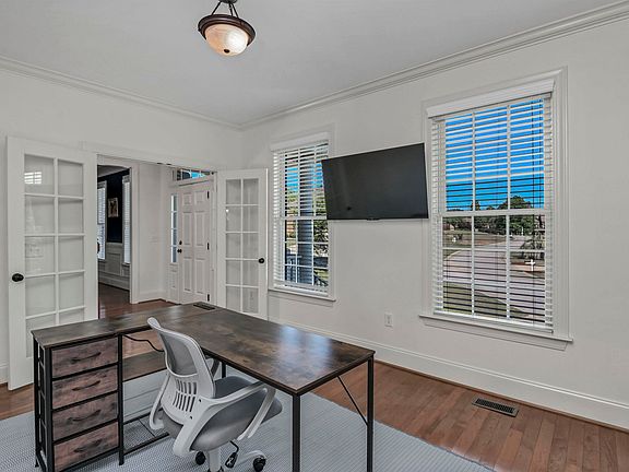 3rd image of 447 Beaumont Park Cir