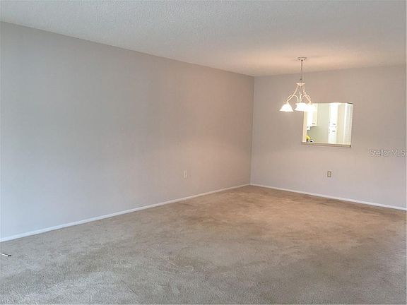 4th image of 526 Lakeside Dr #526