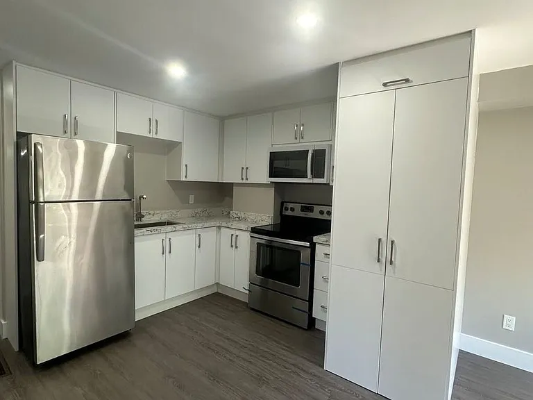 199 Avondale Blvd #2 — Photo 4