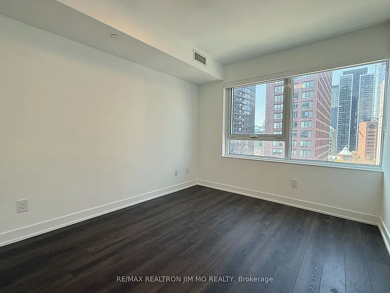 609 Sherbourne St #1104 — Photo 9