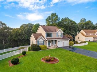 42 Juniper Dr, Milford, CT 06461