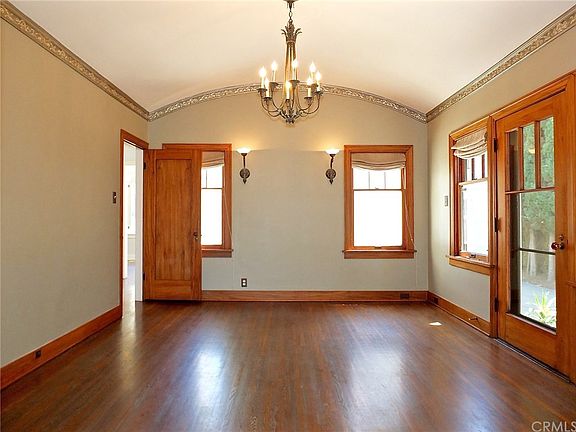 4th image of 294 Temple Ave