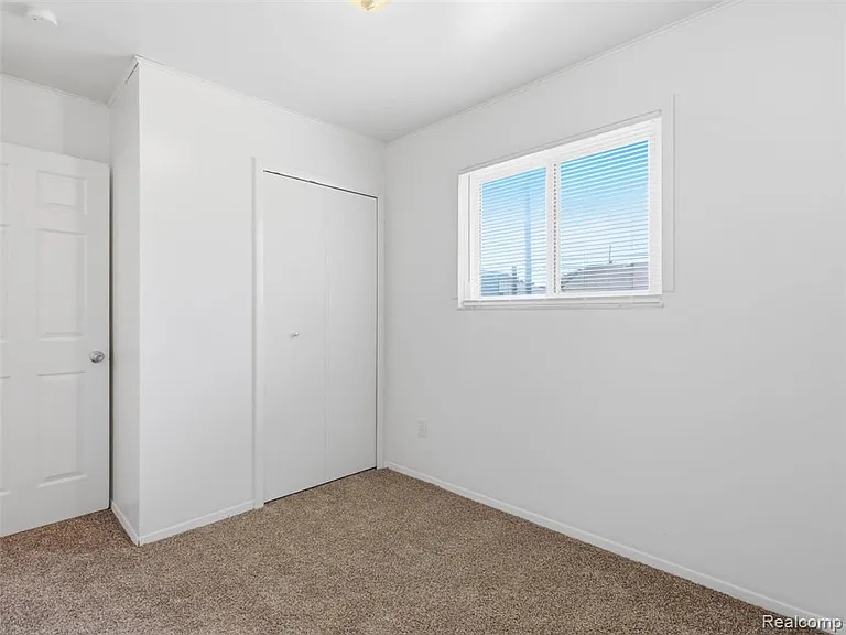 1221 E Granet Ave — Photo 8