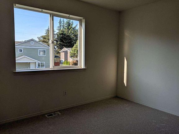 4th image of 6005 East Dr #1