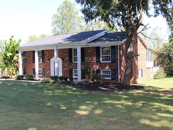 3rd image of 316 Essex Dr #4