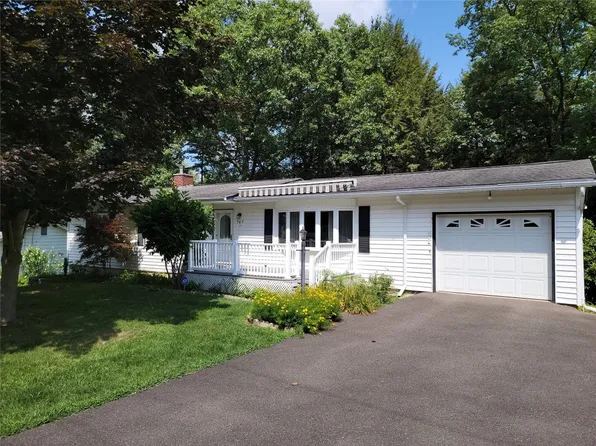 305 William St, Vestal, NY 13850