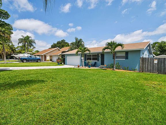 3rd image of 4573 Dolphin Dr