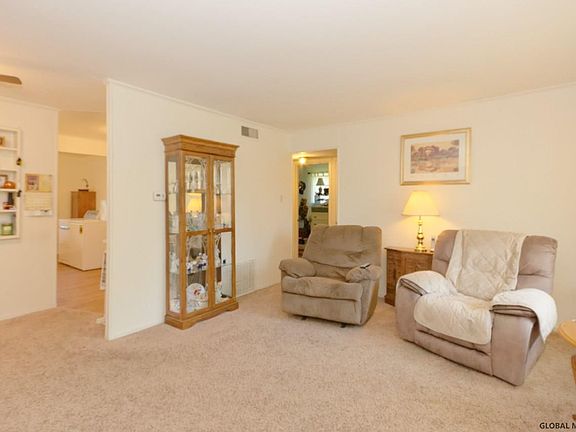 3rd image of 39 Keeler Dr